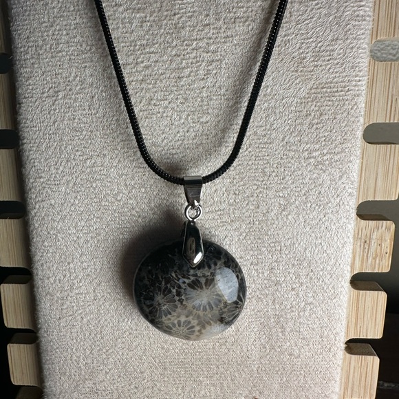 Round Coral Fossil Jade Pendant Necklace - Picture 6 of 11